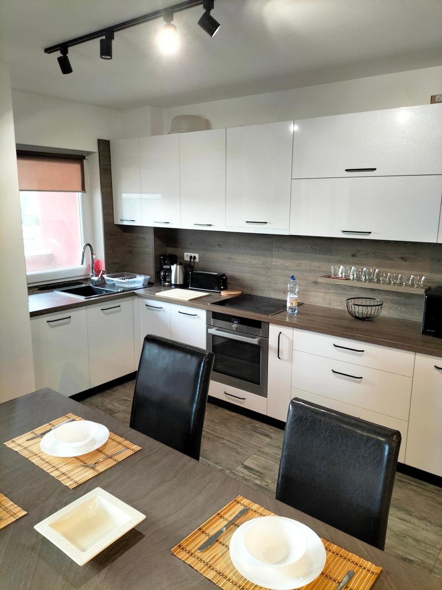 Lotus Area On Apartment ออราแด ภายนอก รูปภาพ
